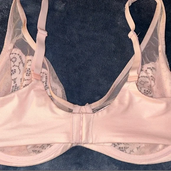 Victoria Secret - Body by Victoria - 38DD Lace & Mesh Bra - Peach - Picture 2 of 4